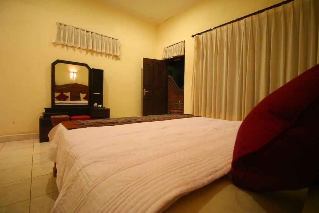 Adi Santia Bungalows Ubud Exterior foto